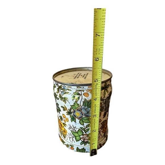 Daher Floral Cylinder Tin with Lid – Made in England, Cottagecore Botanical - Picture 12 of 12